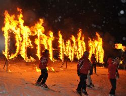 Rus Turistler dilek balonu uçurdu